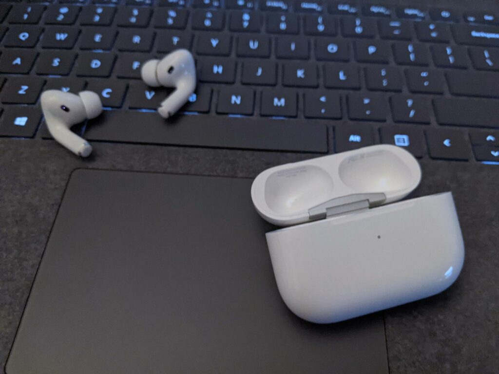 Do apple airpods outlet work with surface pro